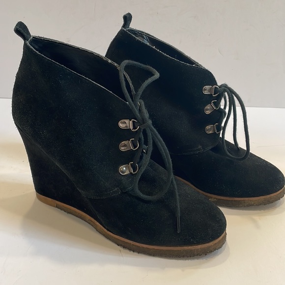 STEVE MADDEN Tanngoo Suede Wedge Lace Up Booties size 9 - Picture 3 of 11
